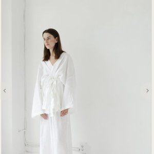 SOLD ❌ Deiji Studios 01 Short Kimono robe/top in white linen
